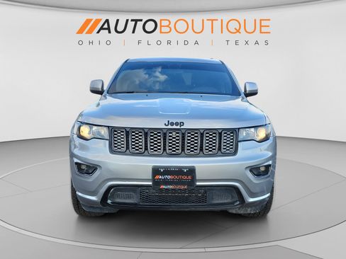 Used 2021 Jeep Grand Cherokee Laredo X AWD/4WD image 9