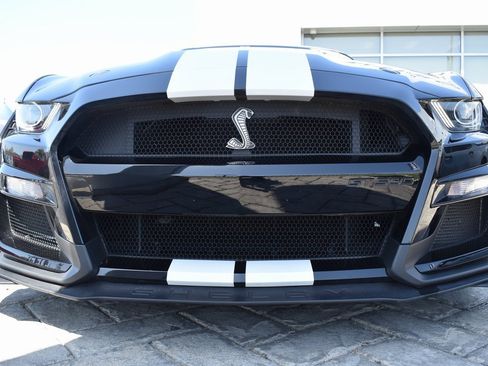 Used 2020 Ford Mustang Shelby GT500 w/ Carbon Fiber Track Pack image 32