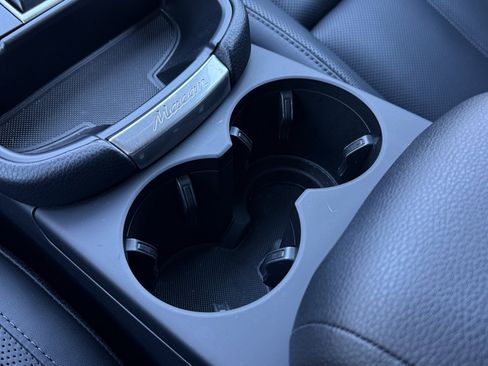 Used 2025 Porsche Macan image 23