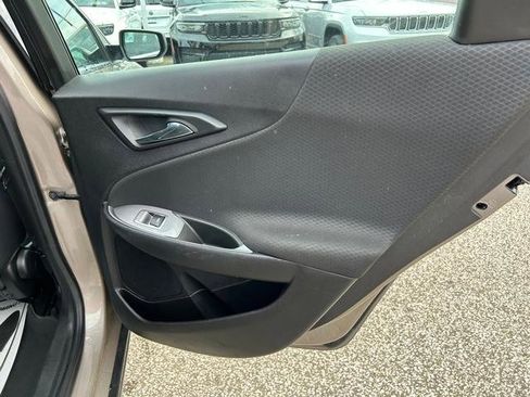 Used 2024 Chevrolet Malibu LT image 27