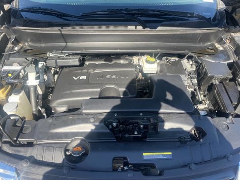 Used 2017 Nissan Pathfinder S image 6