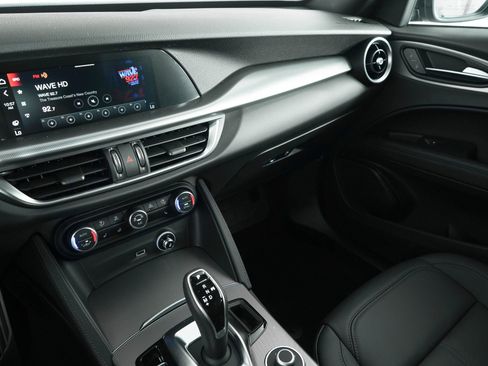 New 2025 Alfa Romeo Stelvio Sprint AWD/4WD image 27