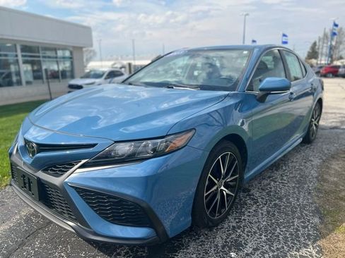 Used 2023 Toyota Camry SE FWD image 4