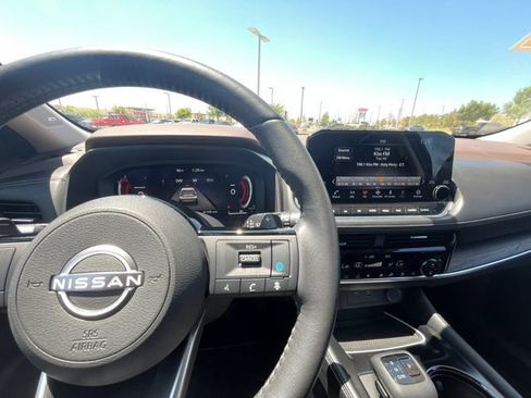 Used 2023 Nissan Rogue Platinum w/ Platinum Premium Package AWD/4WD image 12