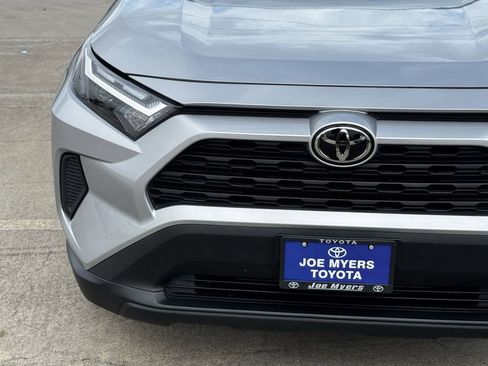 Used 2025 Toyota RAV4 XLE FWD image 5