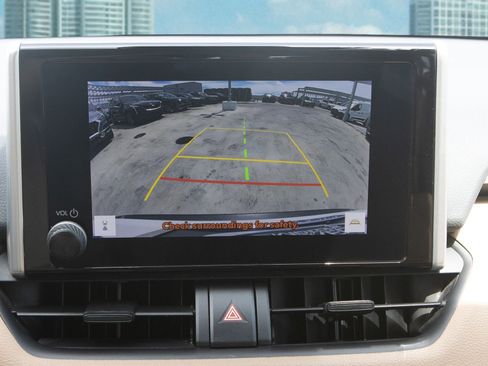 Used 2024 Toyota RAV4 XLE image 32