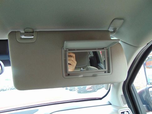 Used 2022 Nissan Frontier SV image 16