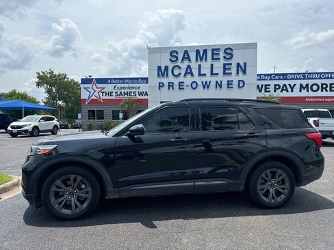 Used 2022 Ford Explorer XLT w/ Equipment Group 202A RWD image 2
