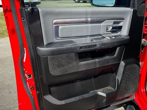 Used 2022 RAM 1500 Classic SLT AWD/4WD image 22