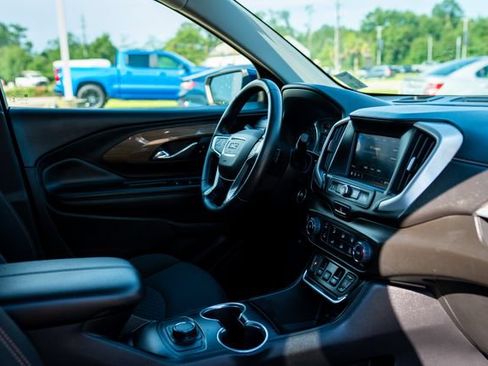 Used 2021 GMC Terrain SLE FWD image 23
