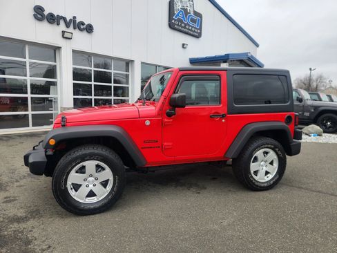 Used 2016 Jeep Wrangler Sport w/ Connectivity Group AWD/4WD image 7