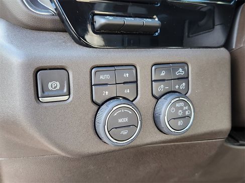 Used 2024 Chevrolet Silverado 1500 LTZ w/ Technology Package image 23