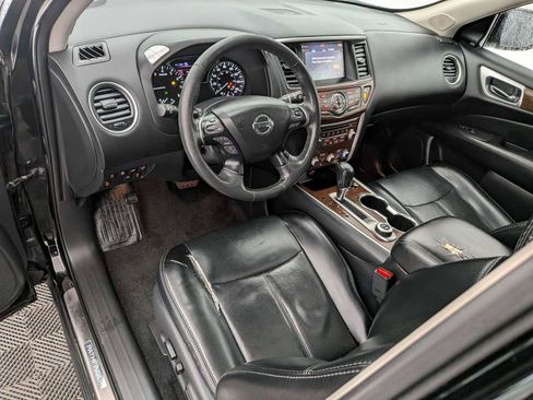 Used 2017 Nissan Pathfinder Platinum w/ Midnight Edition Package image 2