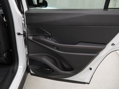 New 2026 Jeep Cherokee Overland AWD/4WD image 31