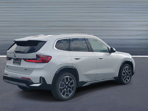 New 2026 BMW X1 xDrive28i w/ Technology Package image 3