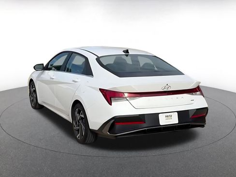 Used 2025 Hyundai Elantra Limited image 11