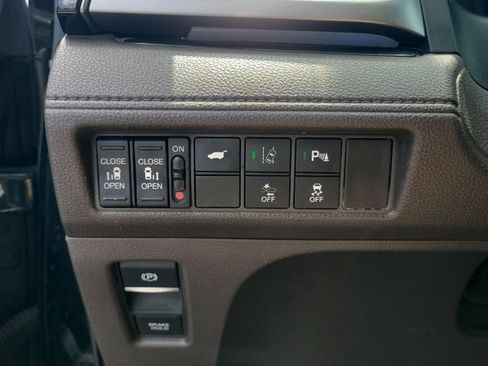 Used 2018 Honda Odyssey Elite image 26