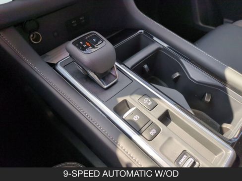 New 2026 Nissan Pathfinder SL image 16