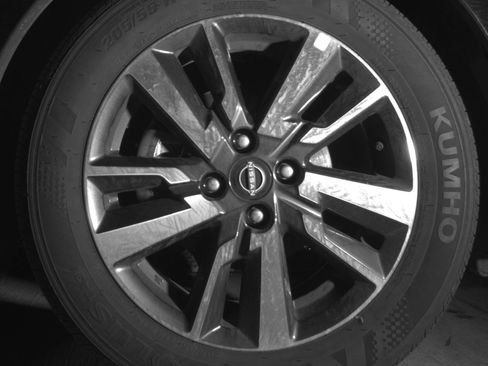 Used 2025 Nissan Versa SV FWD image 12