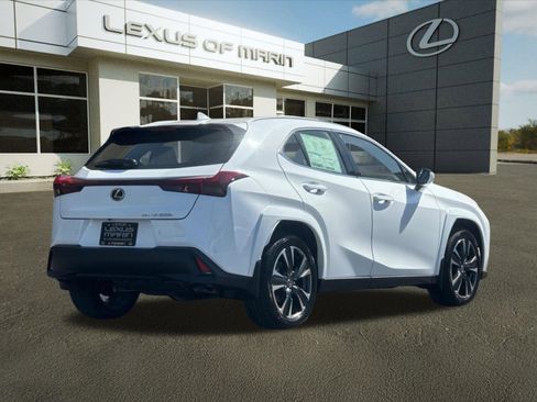 New 2026 Lexus UX 300h AWD image 9