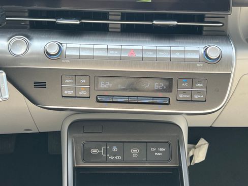 Certified 2024 Hyundai Kona SEL FWD image 29