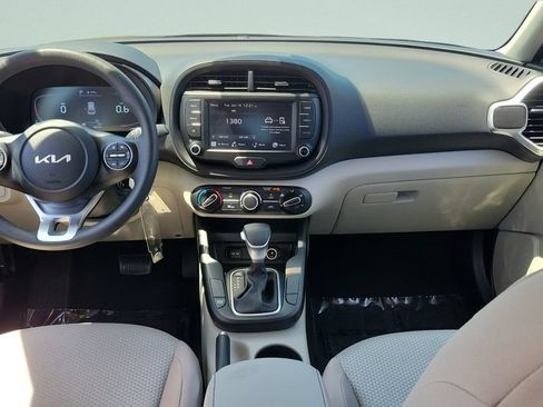Used 2023 Kia Soul LX FWD image 11