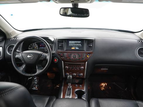 Used 2020 Nissan Pathfinder Platinum AWD/4WD image 14