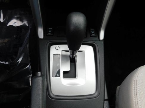 Used 2015 Subaru Forester 2.5i Premium w/ All-Weather Package image 17