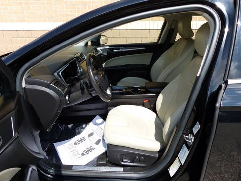 Used 2016 Ford Fusion Titanium FWD image 22