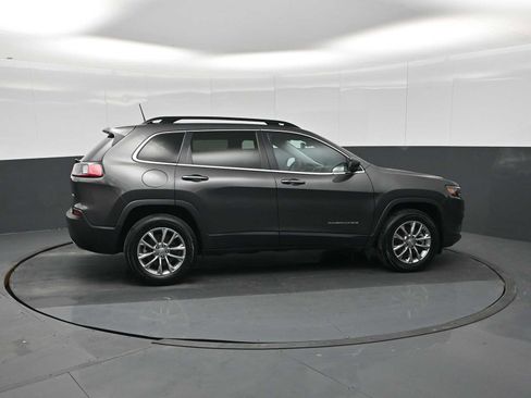 Used 2022 Jeep Cherokee Latitude Lux w/ Sun & Sound Group AWD/4WD image 9