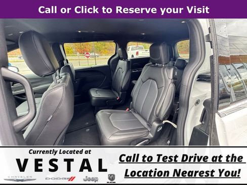 New 2026 Chrysler Pacifica Select image 16