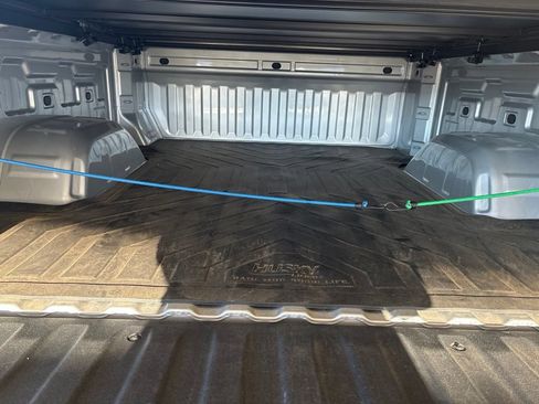 Used 2022 Chevrolet Silverado 1500 Custom RWD image 5