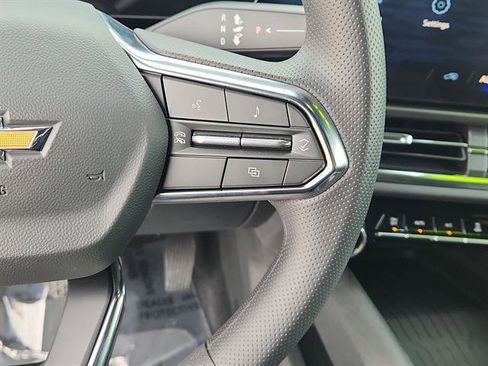 New 2026 Chevrolet Equinox EV LT image 12