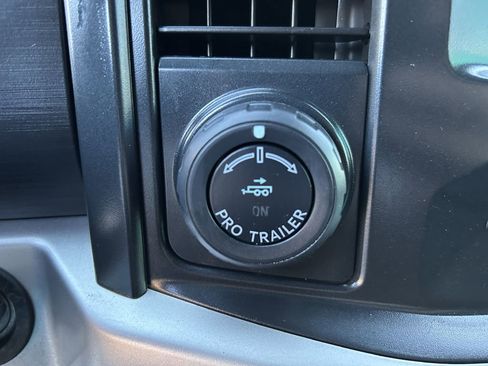 Used 2022 Ford F150 XL w/ Trailer Tow Package image 10