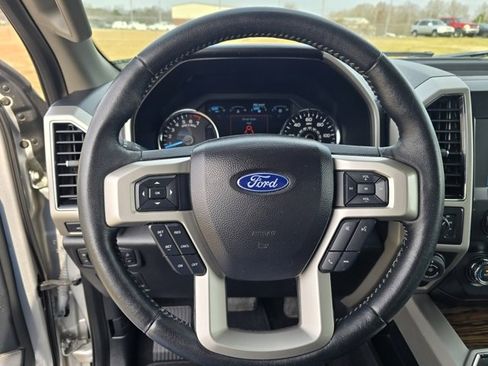 Used 2019 Ford F150 Lariat image 16