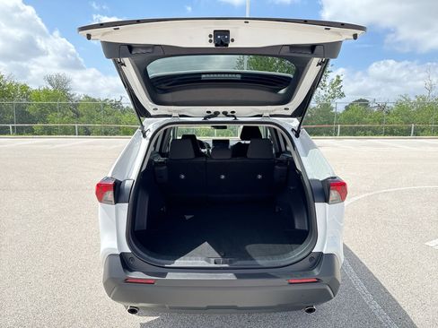 Certified 2025 Toyota RAV4 LE FWD image 19