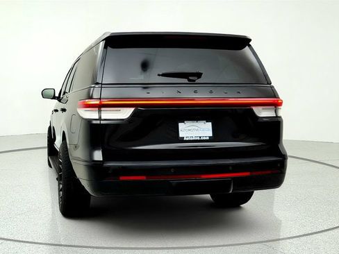 Used 2023 Lincoln Navigator Reserve AWD/4WD image 6