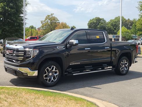 Used 2024 GMC Sierra 1500 SLT w/ SLT Premium Plus Package AWD/4WD image 7