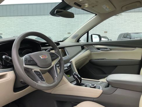 Used 2023 Cadillac XT5 Premium Luxury w/ LPO, Floor Liner Package AWD/4WD image 7
