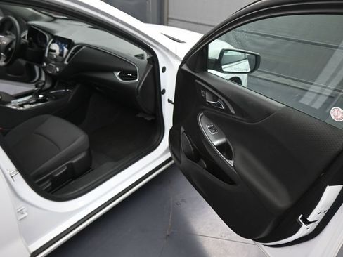 Used 2023 Chevrolet Malibu LT image 44