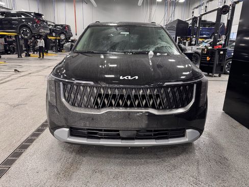 New 2026 Kia Carnival EX image 9