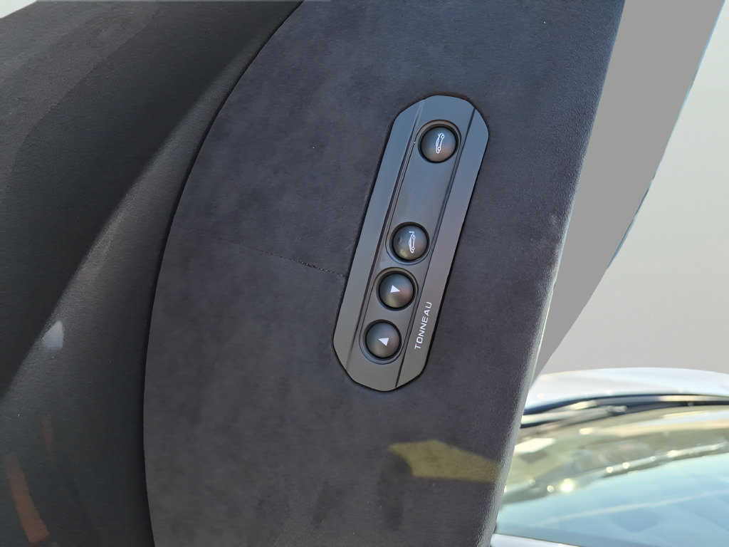 Used 2018 McLaren 570S Spider RWD image 16