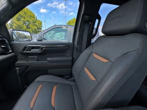 Used 2023 GMC Sierra 1500 AT4 w/ Technology Package AWD/4WD image 20