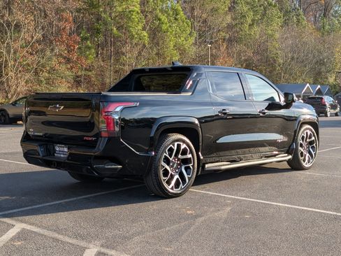 Used 2024 Chevrolet Silverado EV RST image 9
