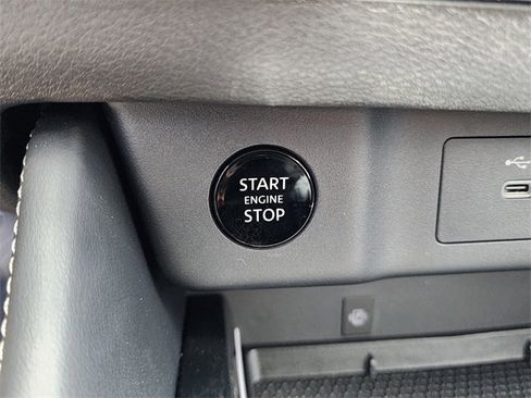 New 2025 Nissan Rogue Platinum w/ Tech Package image 14