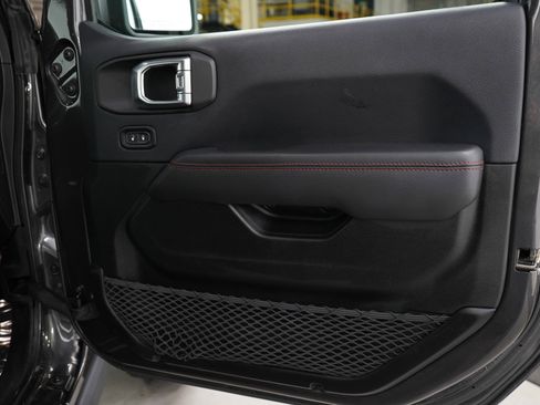 Used 2018 Jeep Wrangler Unlimited Rubicon image 10