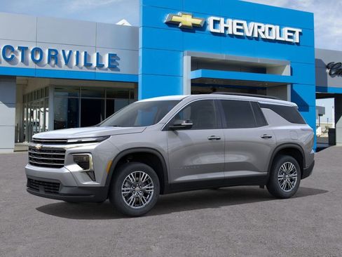 New 2026 Chevrolet Traverse LT image 2