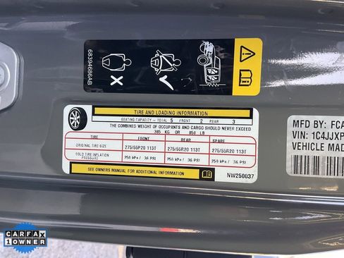 Used 2022 Jeep Wrangler Unlimited Sahara w/ Cold Weather Group image 22