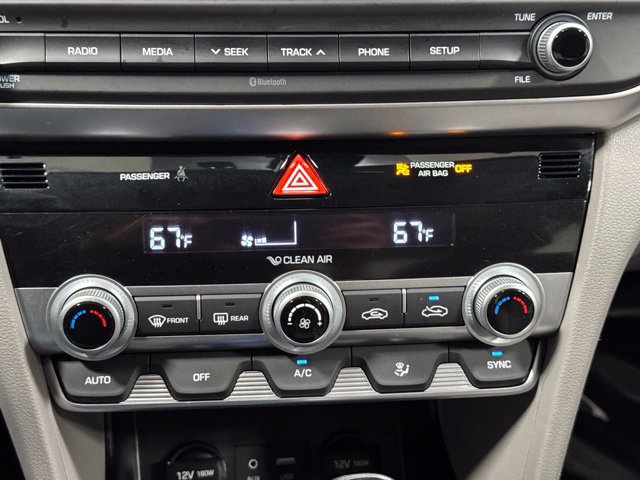 Used 2020 Hyundai Elantra SE FWD image 16