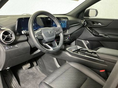 Used 2025 Chevrolet Equinox LT w/ Convenience Package II FWD image 21